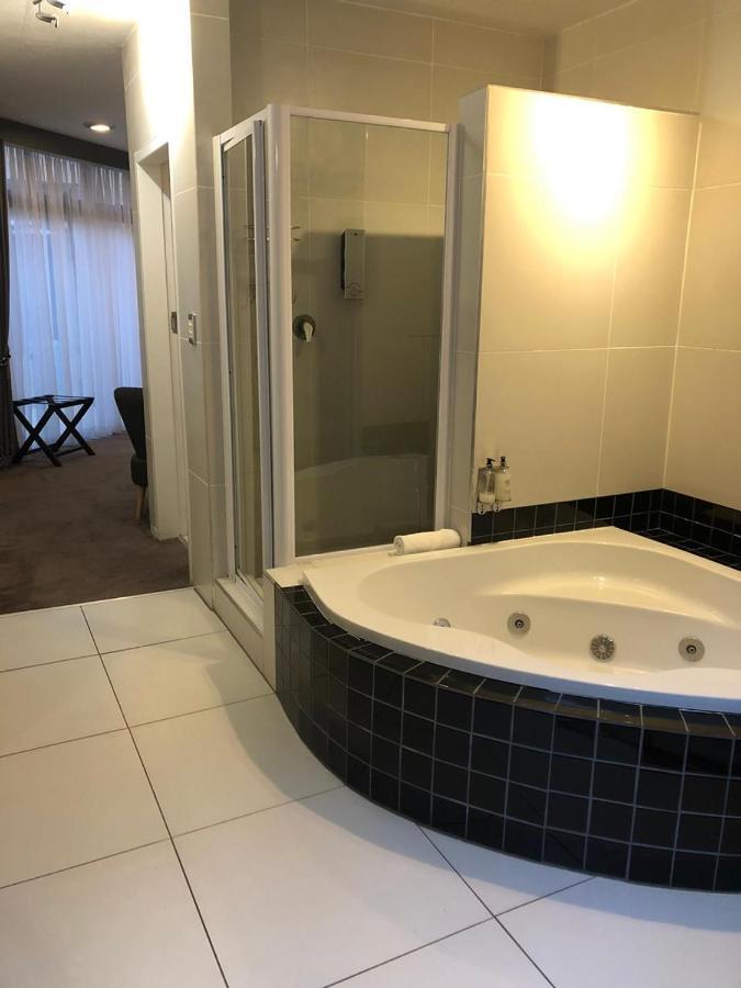 Le Petit Fillan Hotel Sandton Luaran gambar